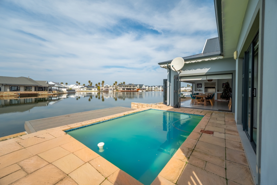 5 Bedroom Property for Sale in Marina Martinique Eastern Cape
